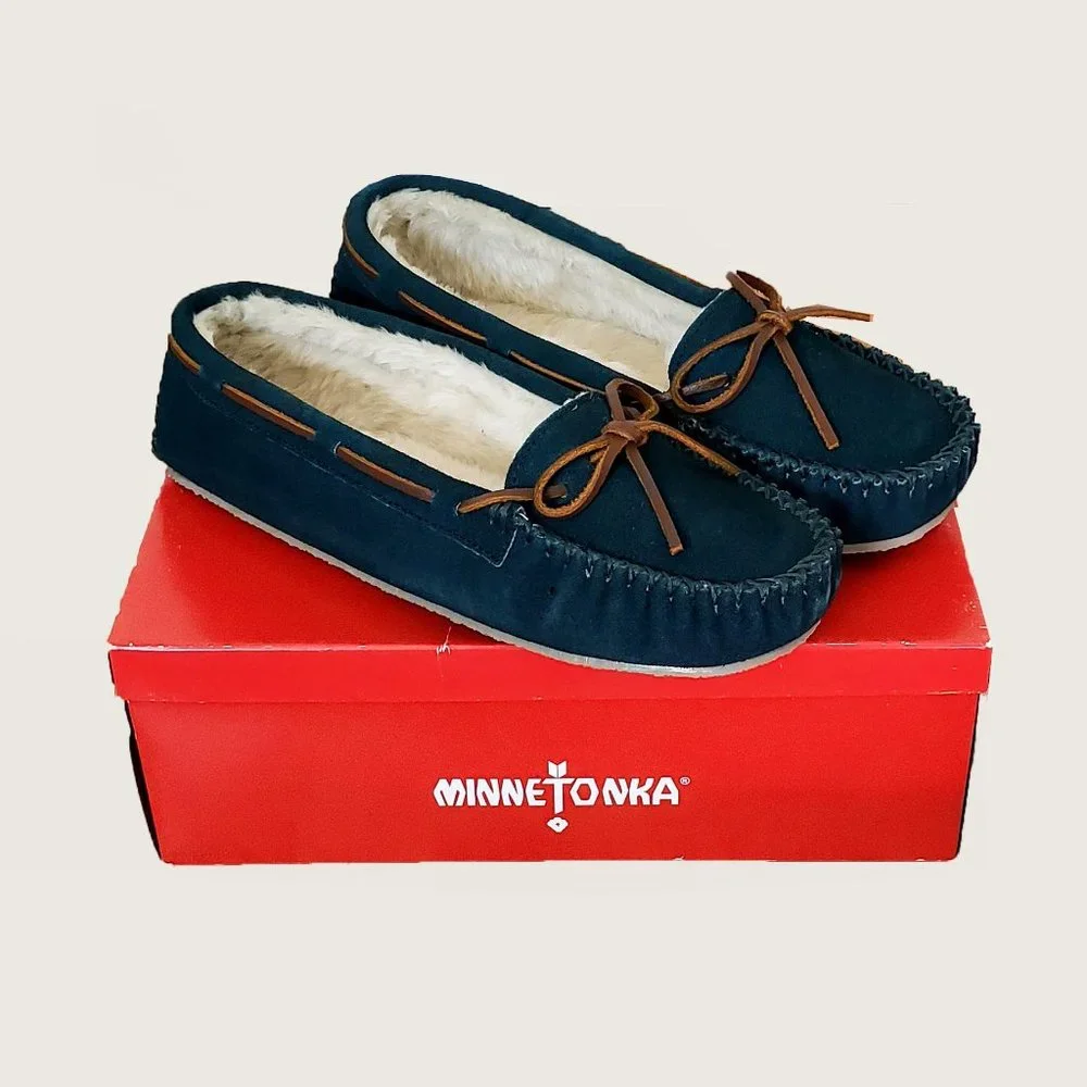 Minnetonka Kayla Moccasins NWT - Picture 3 of 10